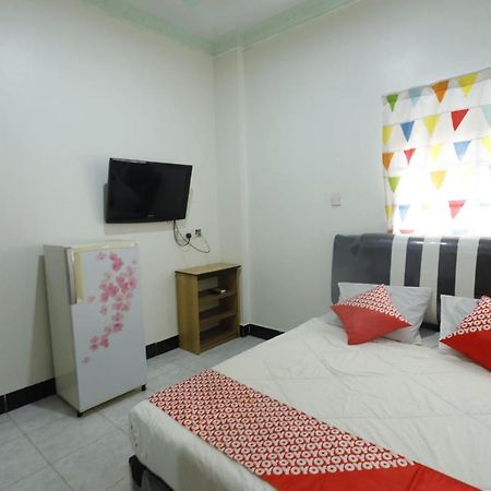Oyo 92702 Minang Jaya Hotel Nagoya Buitenkant foto