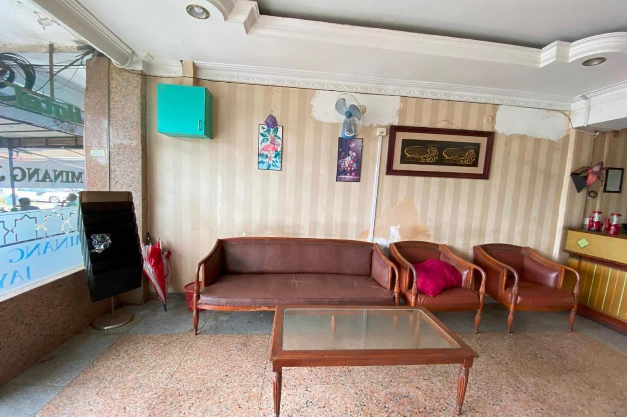 Oyo 92702 Minang Jaya Hotel Nagoya Buitenkant foto
