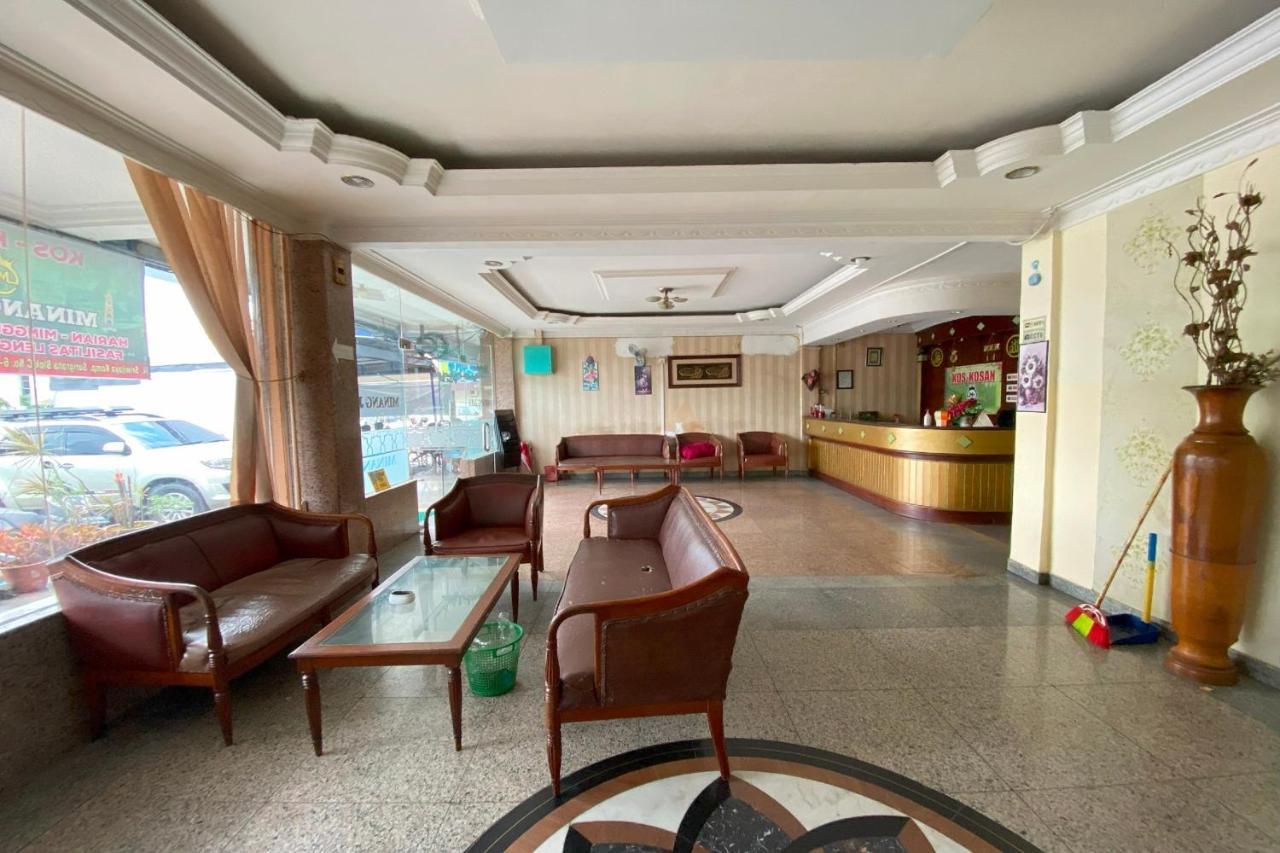 Oyo 92702 Minang Jaya Hotel Nagoya Buitenkant foto