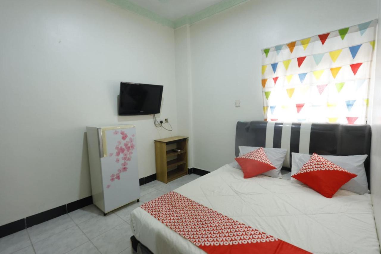 Oyo 92702 Minang Jaya Hotel Nagoya Buitenkant foto