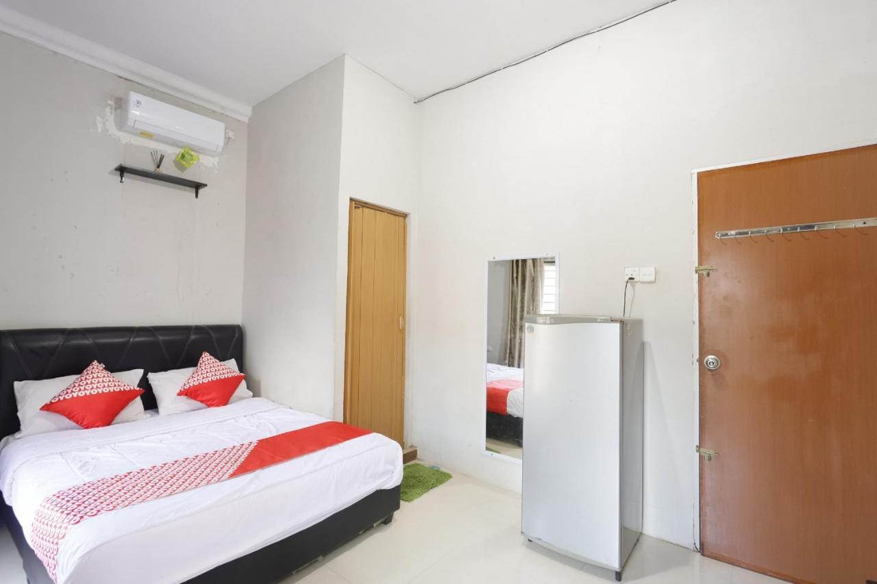 Oyo 92702 Minang Jaya Hotel Nagoya Buitenkant foto
